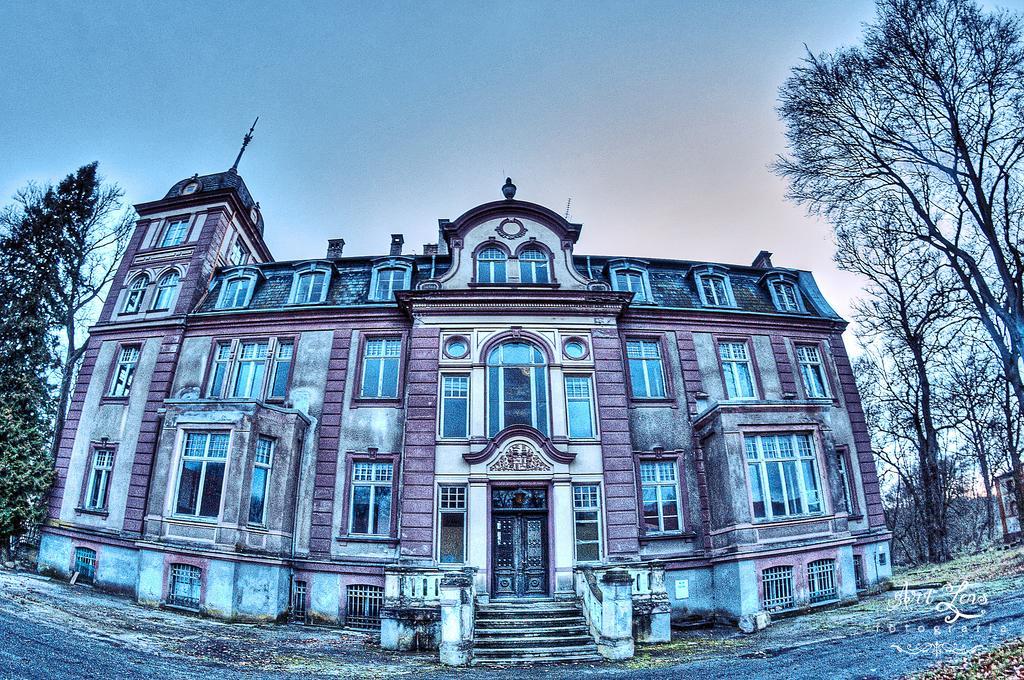 Palac I Folwark Brzeznica Brzeznica  Exterior foto