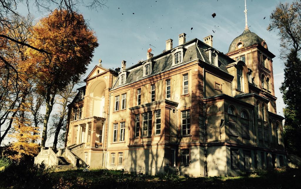 Palac I Folwark Brzeznica Brzeznica  Exterior foto